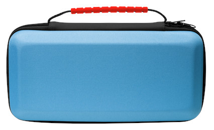 Jasnoniebieska twarda obudowa z czerwonym uchwytem i logo. Czarny zamek błyskawiczny.