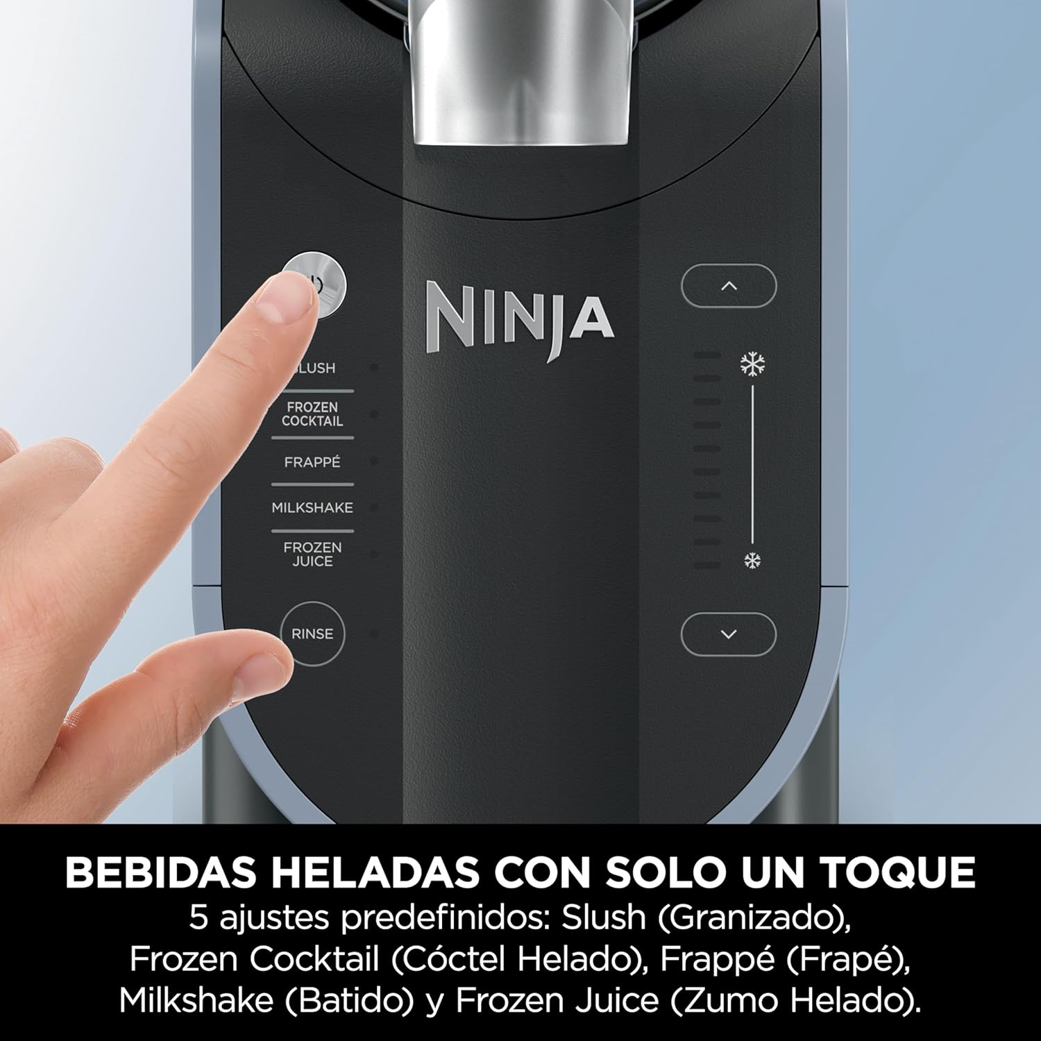 Primer plano de un panel de control de licuadora con botones para hacer bebidas.