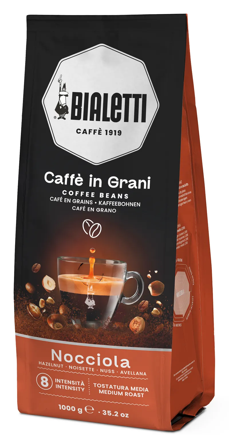 Bialetti kávézacskó mogyoróval és kávéscsészével.