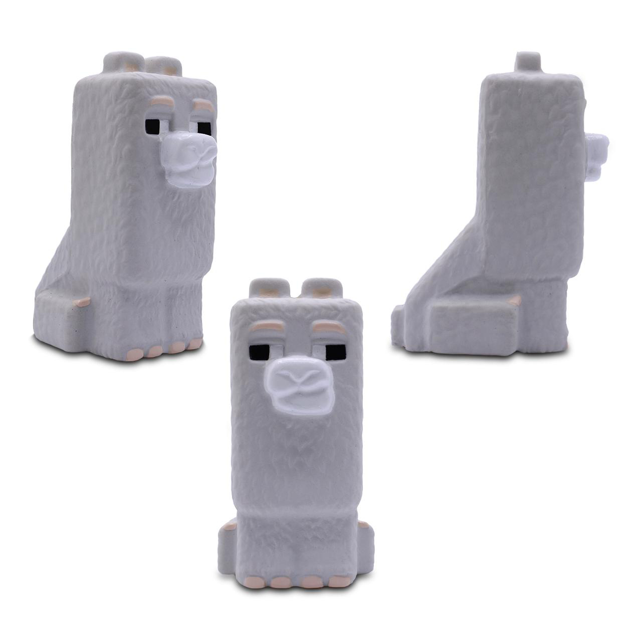 Drei Ansichten einer rosafarbenen Minecraft-Schaf-Charakterfigur.