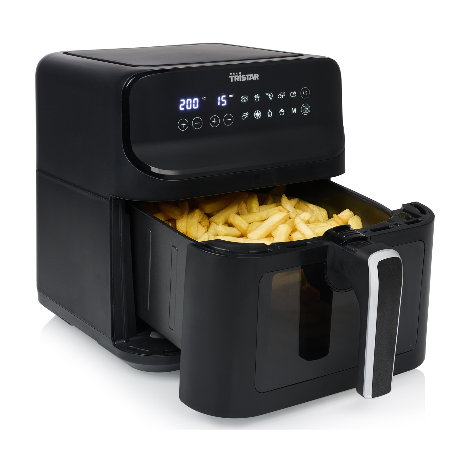Friggitrice ad aria nera con cestello aperto pieno di patatine fritte. Lo schermo mostra le impostazioni.