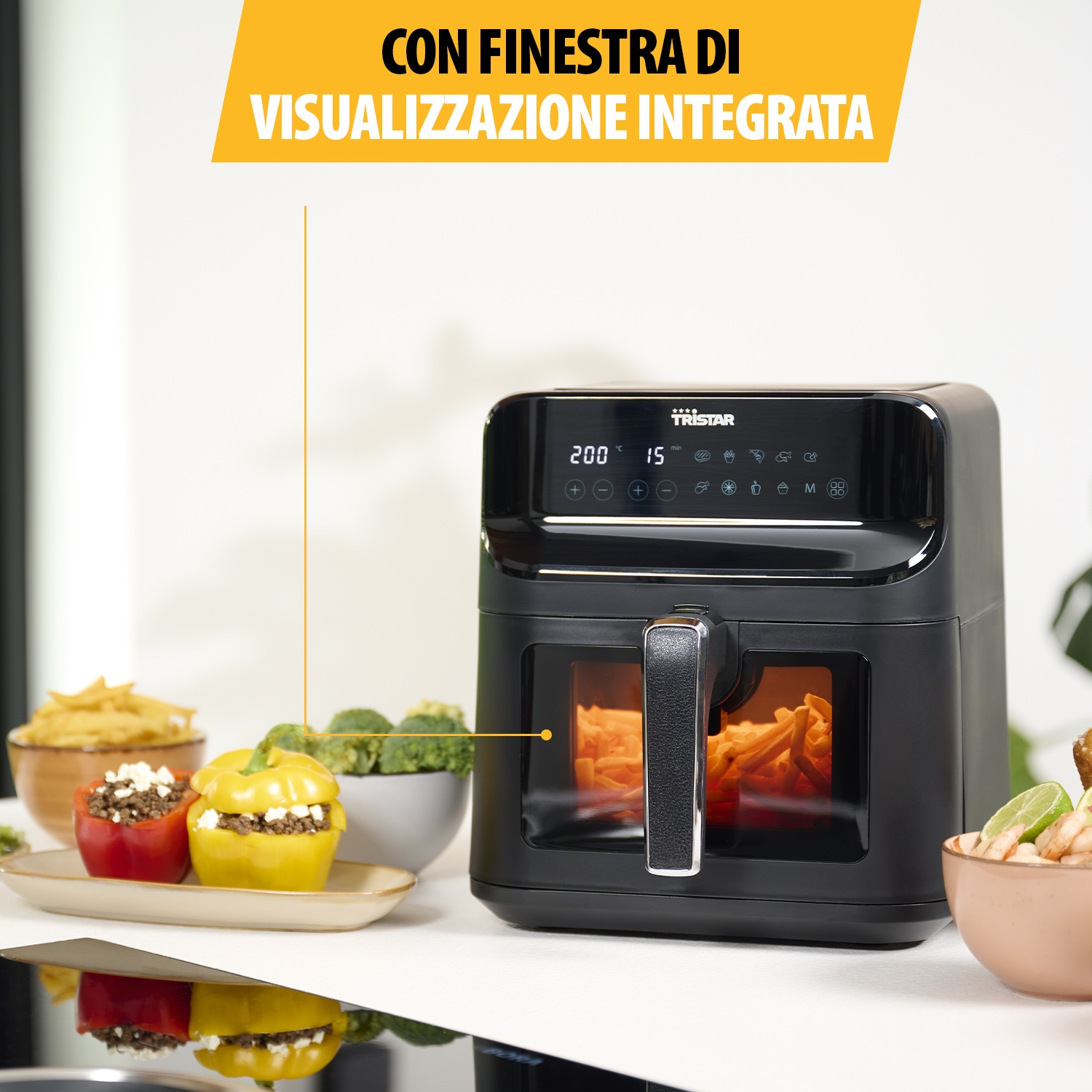 Friggitrice ad aria con cibo, patatine fritte, peperoni. Testo: 'CON FINESTRA DI VISUALIZZAZIONE INTEGRATA'.