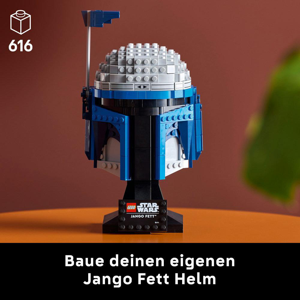 Ein LEGO Star Wars Jango Fett Helm Bausatz, grau, blau und schwarz, auf braunem Untergrund.