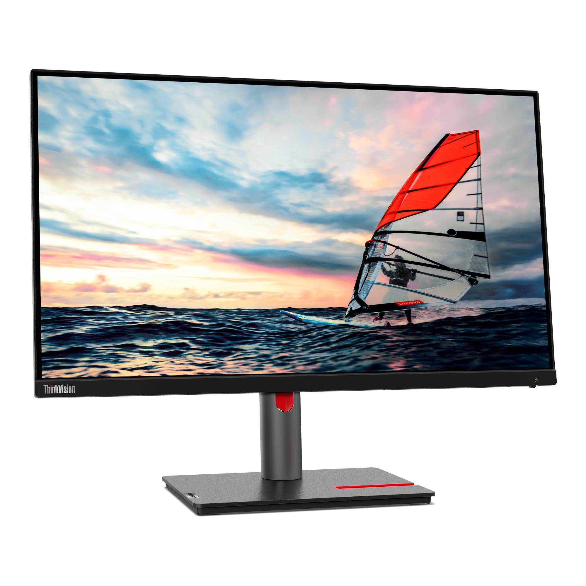 Monitor mit Segelboot vor Sonnenuntergang. Schwarzer Rahmen, roter Akzent am Fuß. ThinkVision-Logo.