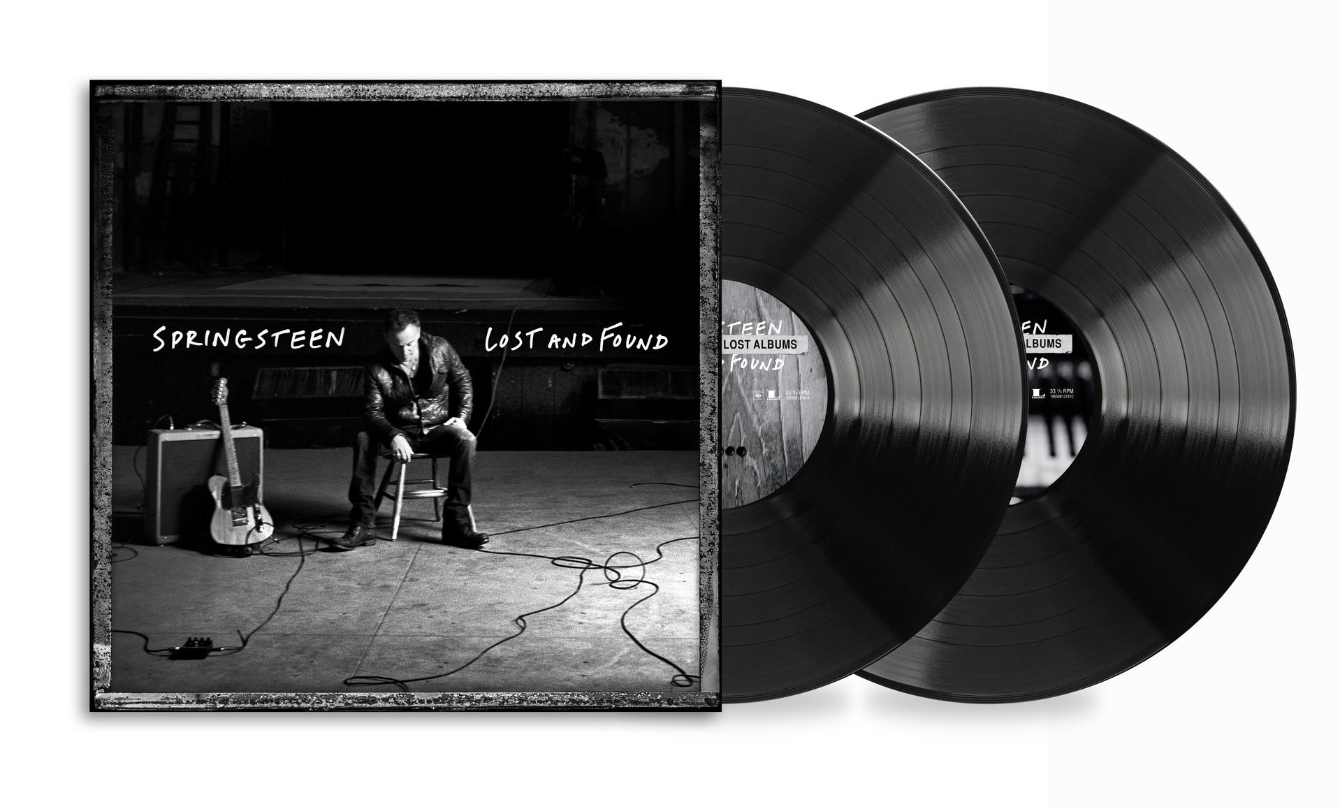 Pochette d'album en noir et blanc avec Springsteen, avec deux disques vinyles.
