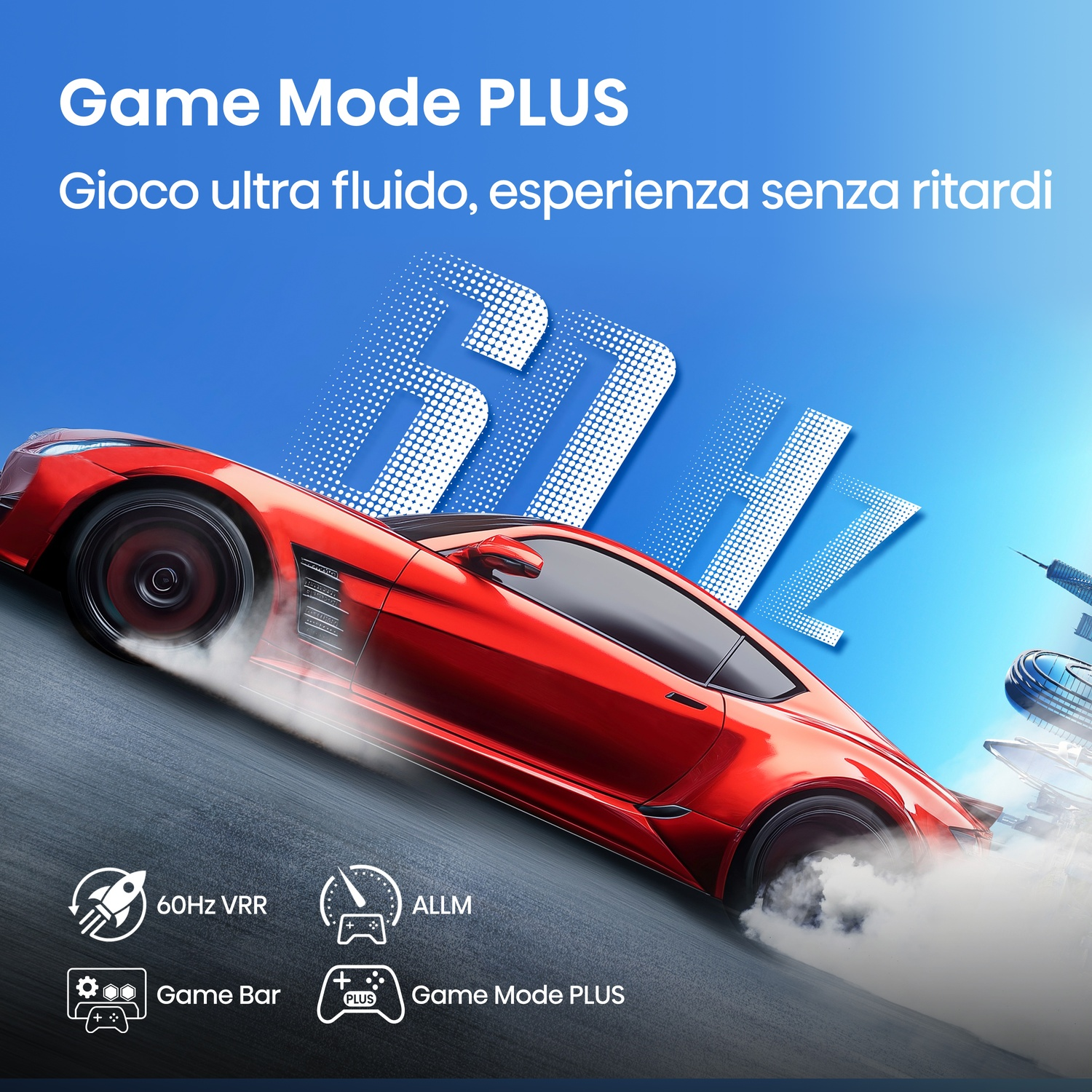 Un'auto rossa sfreccia su una pista, edifici sullo sfondo. Testo: Game Mode PLUS.