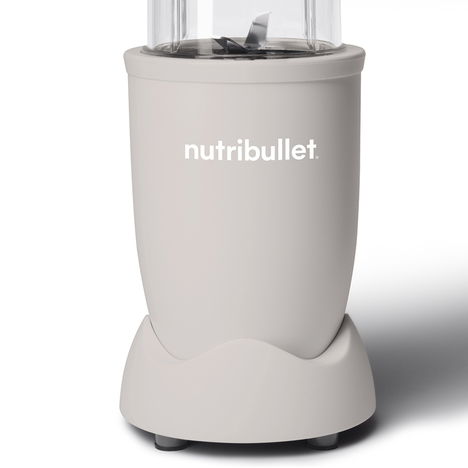 The blender stands against a white background. The logo "nutribullet" is visible.