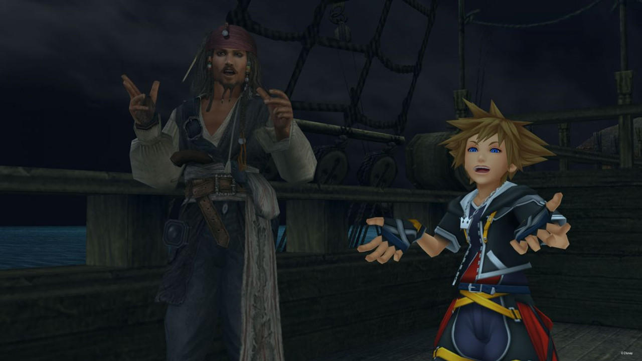 Jack Sparrow und Sora auf einem Schiffsdeck bei Nacht. Beide gestikulieren. Im Hintergrund sind Takelage und dunkles Meer zu sehen.