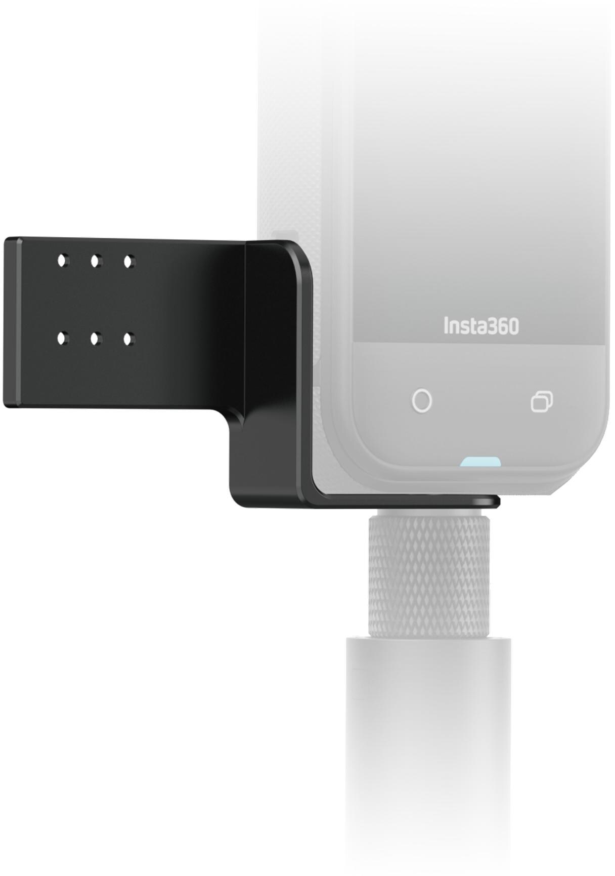 Schwarze Halterung an einer Kamera mit Insta360-Logo und weißem Hintergrund.