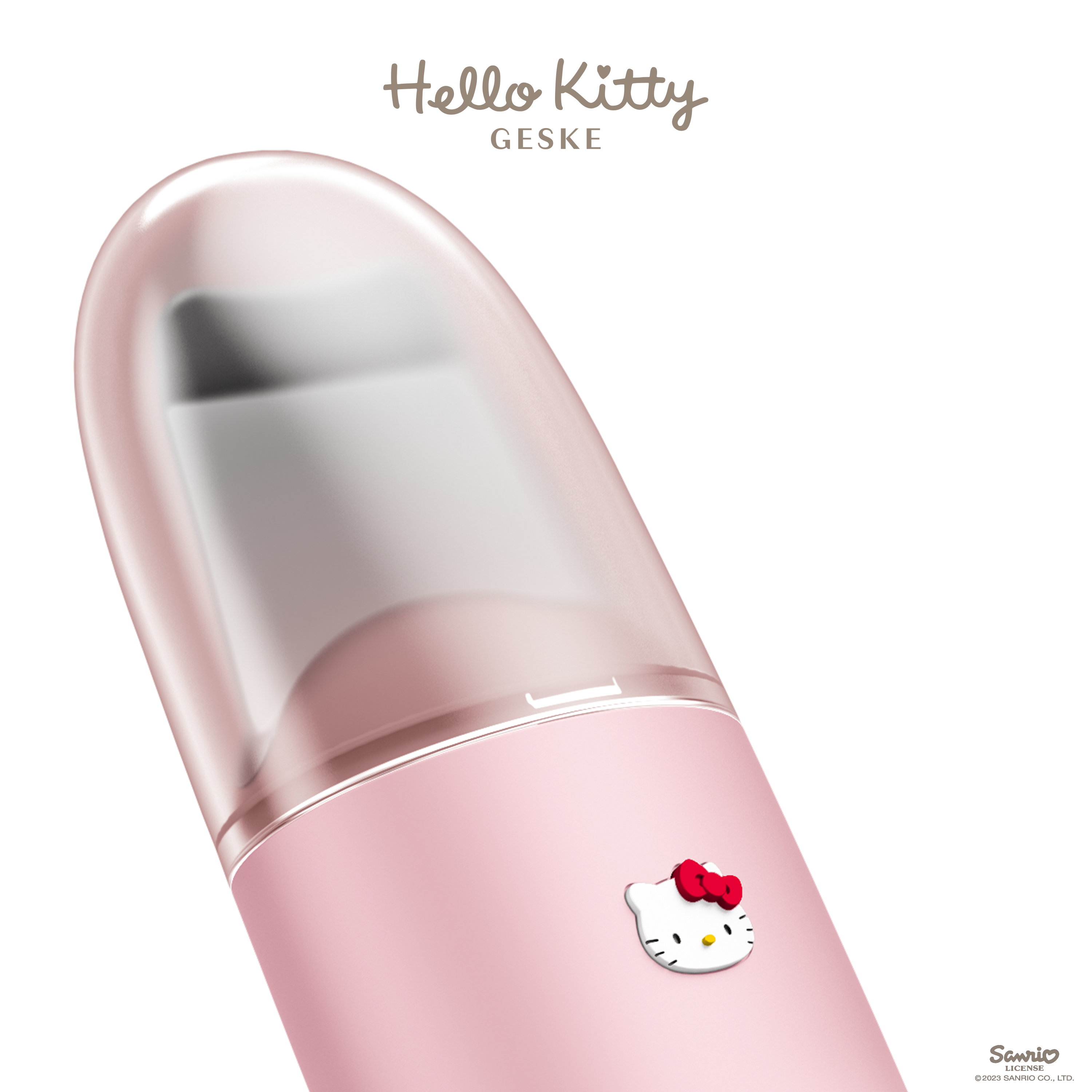 Pembe Hello Kitty Geske yüz temizleme cihazının Hello Kitty yüzü olan yakın çekimi.