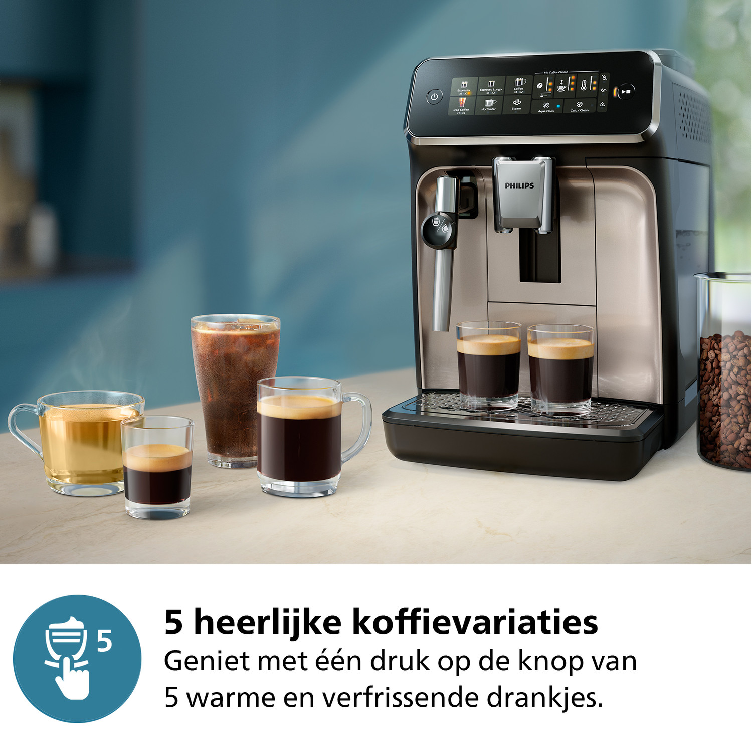 Koffiemachine met diverse koffieglazen op een tafel, met tekst over 5 koffievariaties.