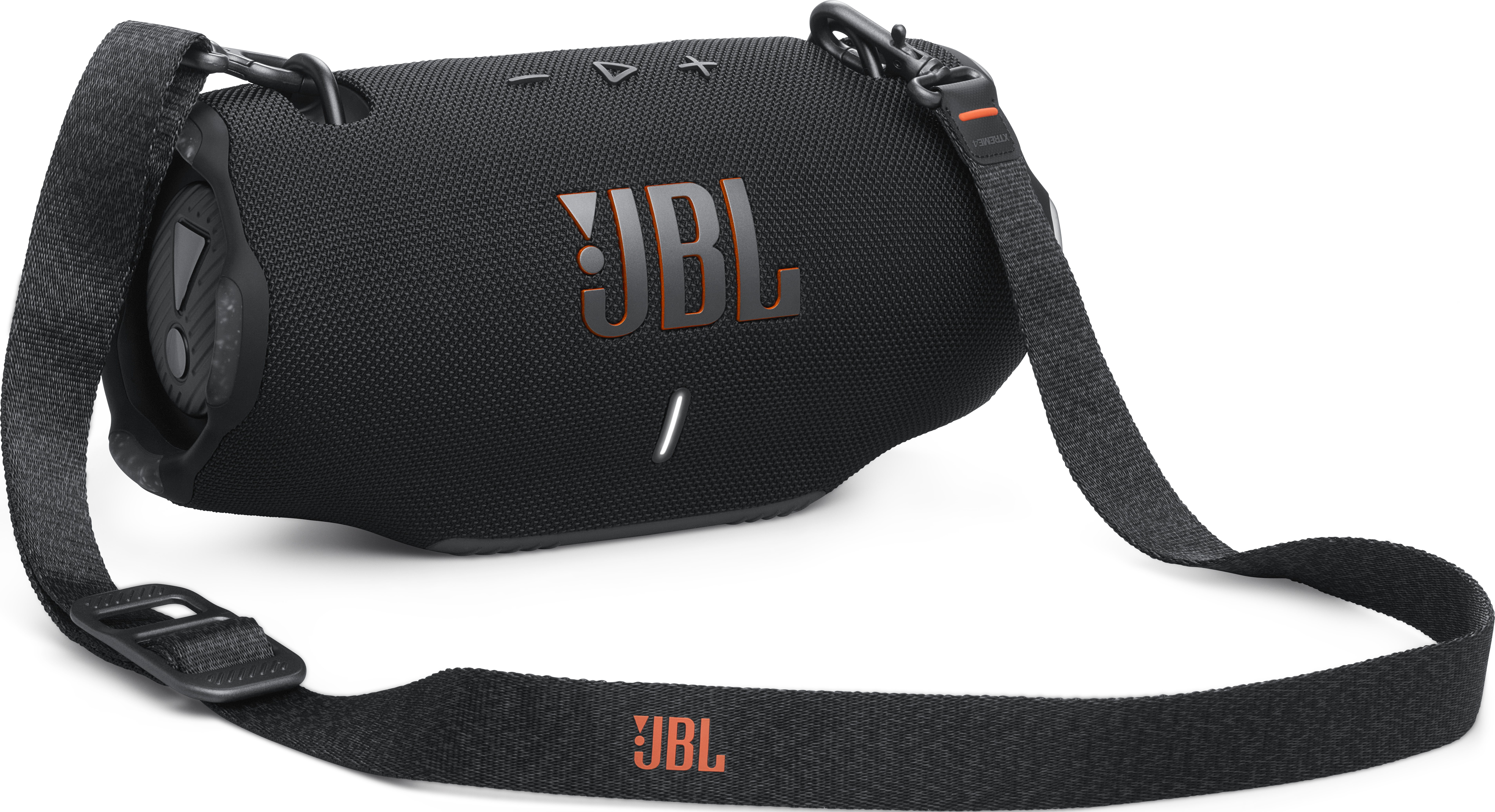 Altoparlante JBL nero con tracolla. Logo arancione, comandi. Primo piano dettagliato.