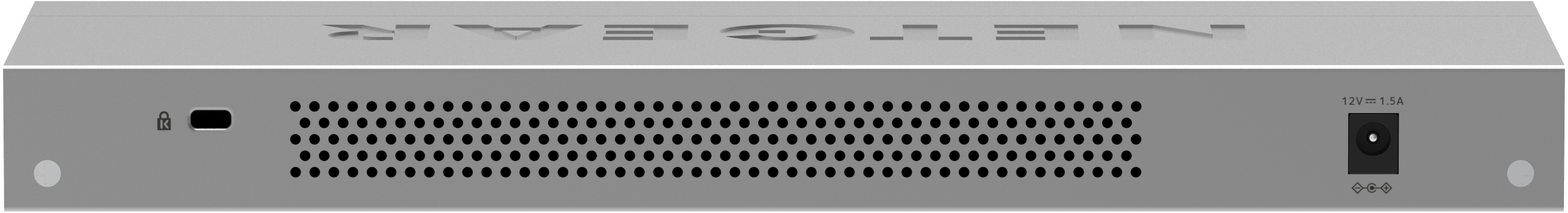 Rückseite eines grauen Switches mit Anschlüssen für Strom und andere Geräte, sowie Lüftungslöchern.