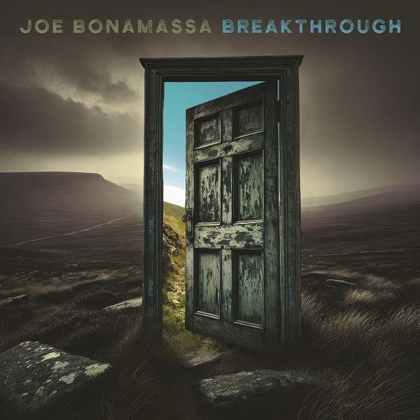 Album borító: egy kopott ajtó kinyílik egy ragyogó égre. Sötét táj, hegyekkel a háttérben. Cím: Breakthrough.