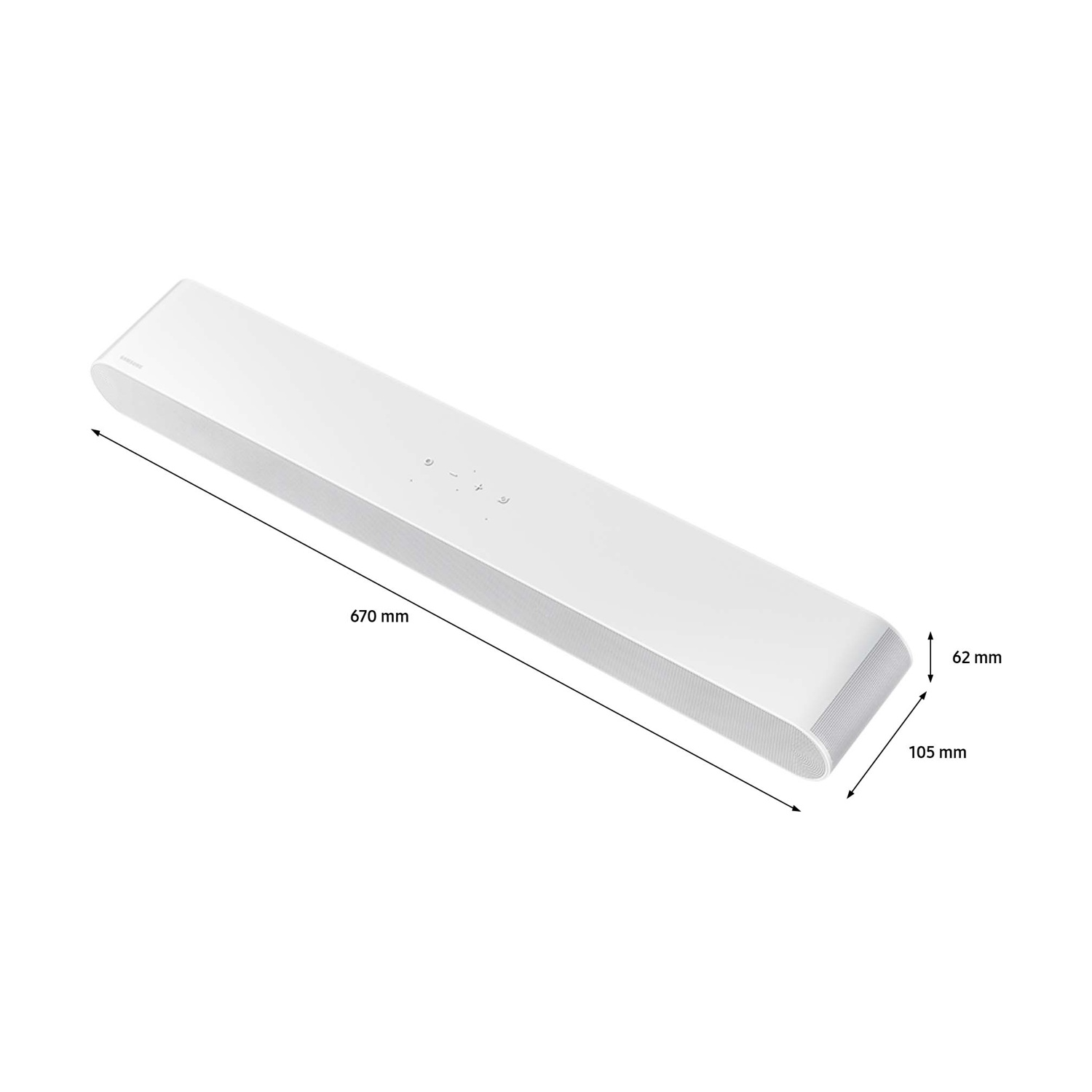 Una soundbar Samsung bianca con dimensioni di 670mm x 105mm x 62mm su sfondo bianco. La soundbar ha dei pulsanti in alto.
