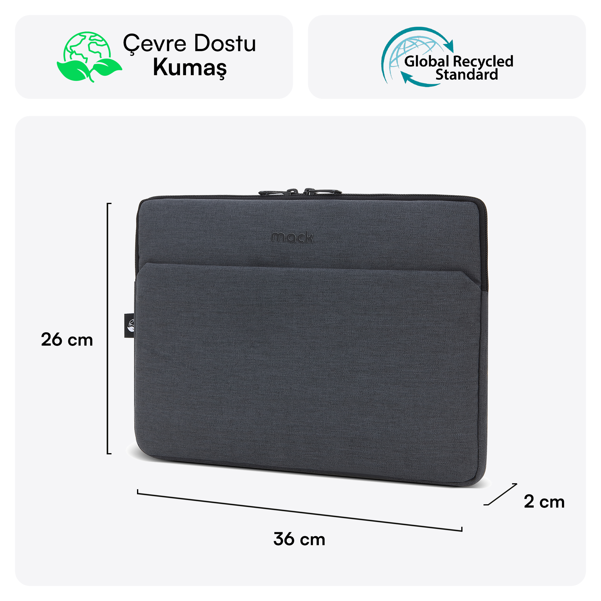 Gri laptop kılıfı, fermuarlı. Kılıfın boyutları ve geri dönüştürülmüş olduğunu belirten metni var.