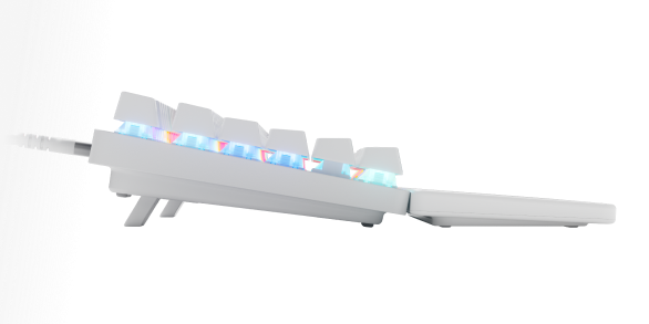 Biała klawiatura z tęczowymi światłami LED. Klawiatura jest ustawiona pod kątem, pokazując klawisze i podpórkę pod nadgarstek. Tło jest czarne.