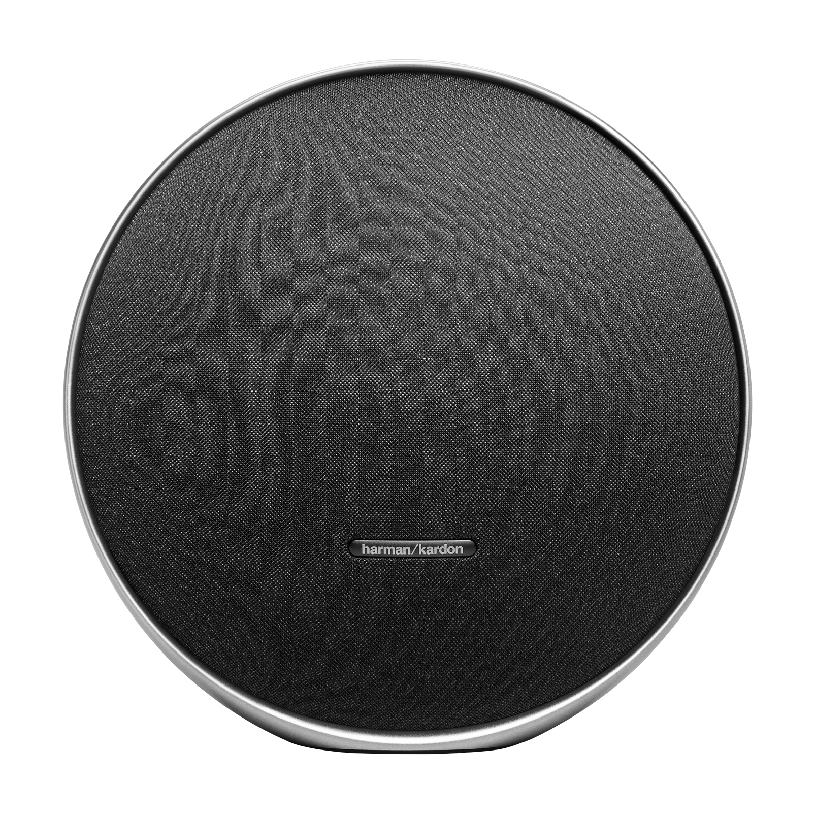 Gümüş kaplamalı yuvarlak siyah bir hoparlörün önü. Harman/kardon logosu var.