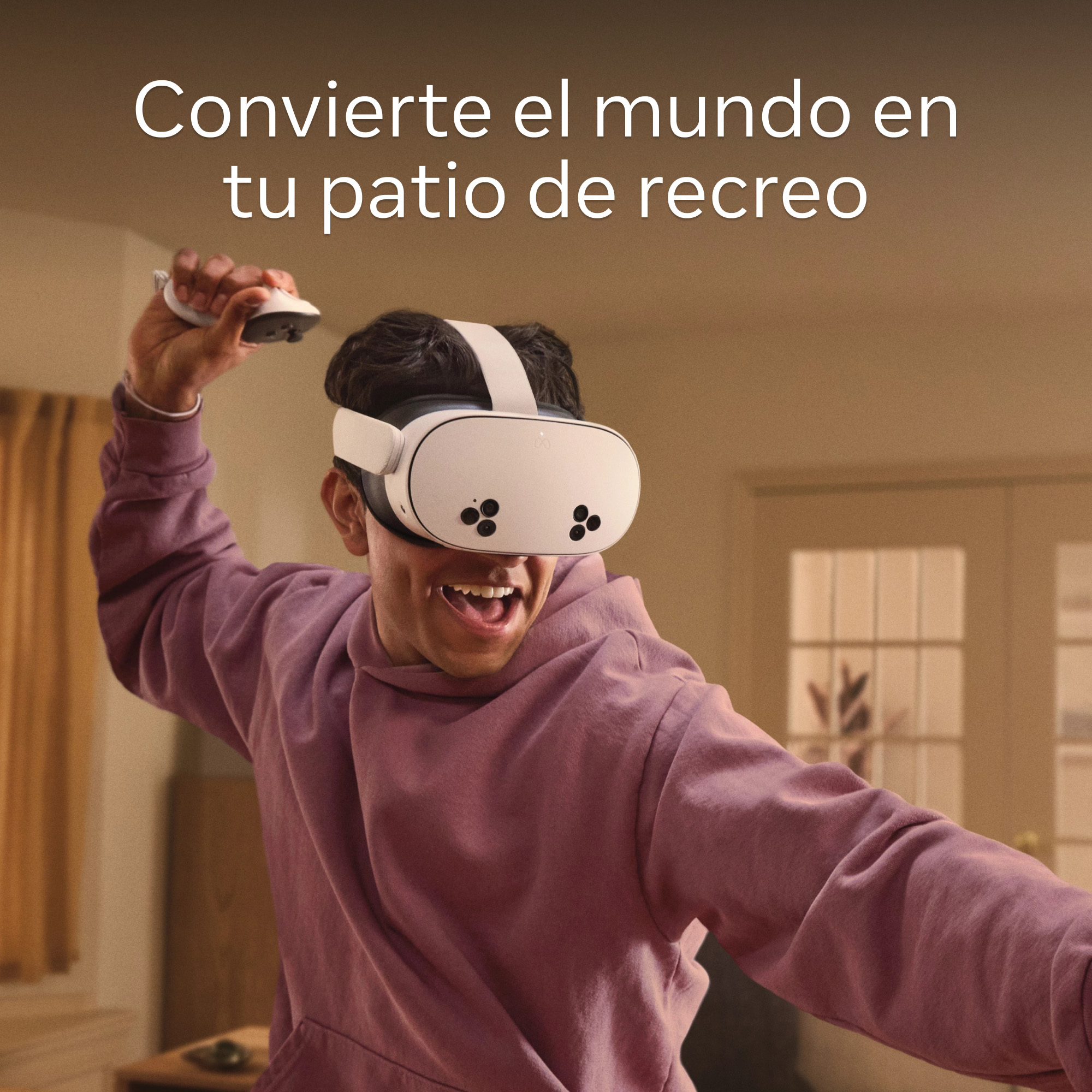 Hombre con un casco de realidad virtual, sujetando mandos. Texto: Convierte el mundo en tu patio.