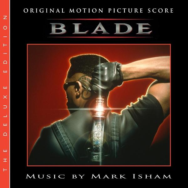Filmcover von Blade. Mann mit Sonnenbrille, Rücken zur Kamera, hält ein leuchtendes Schwert. Roter Hintergrund, Titel 'Blade'.