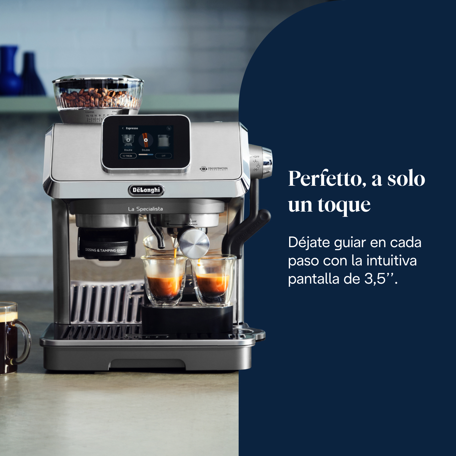 Una cafetera haciendo espresso. El texto dice: 'Perfecto, con solo un toque'.