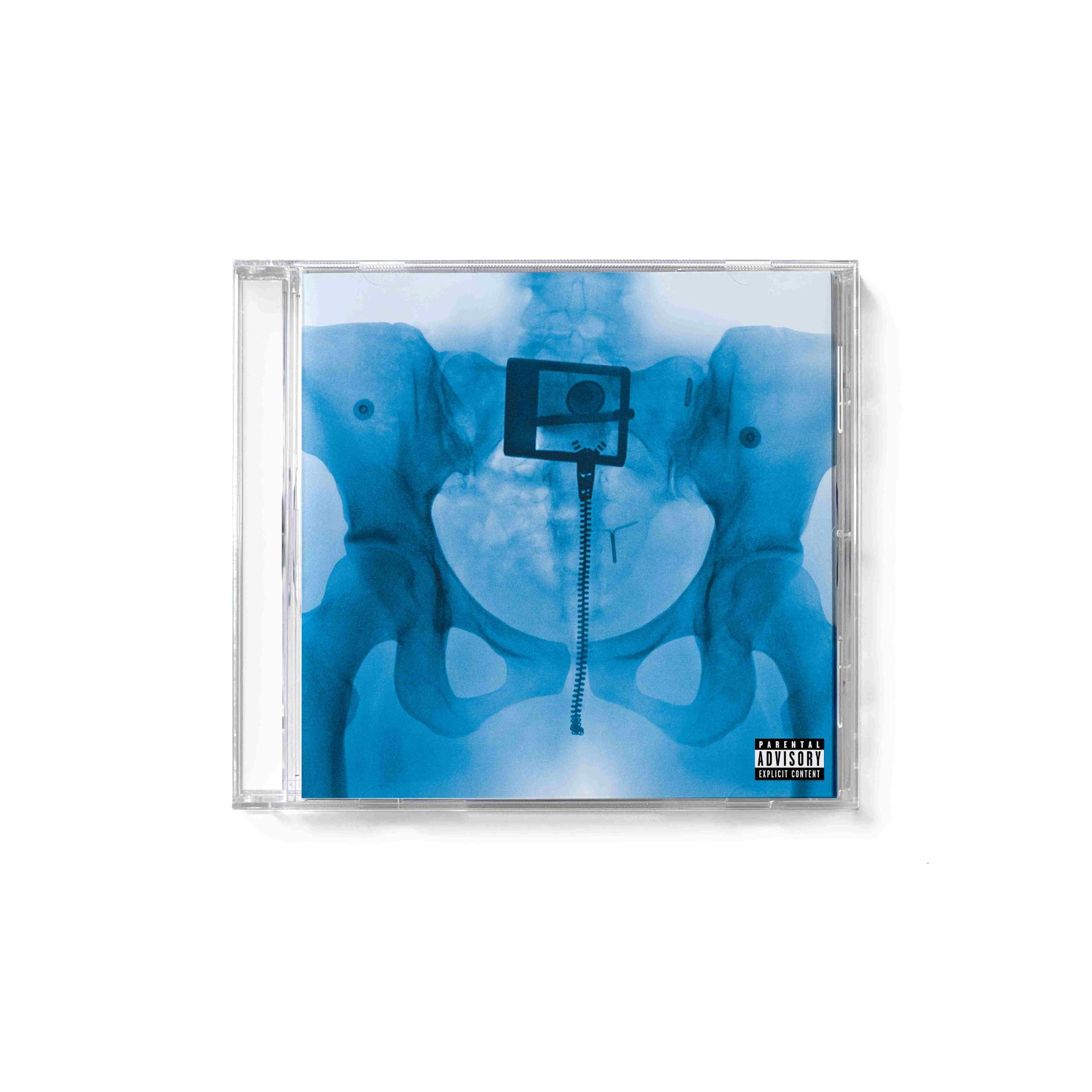 CD-hoesje met blauwe afbeelding van bekken en een apparaat. Parental advisory sticker in de hoek.