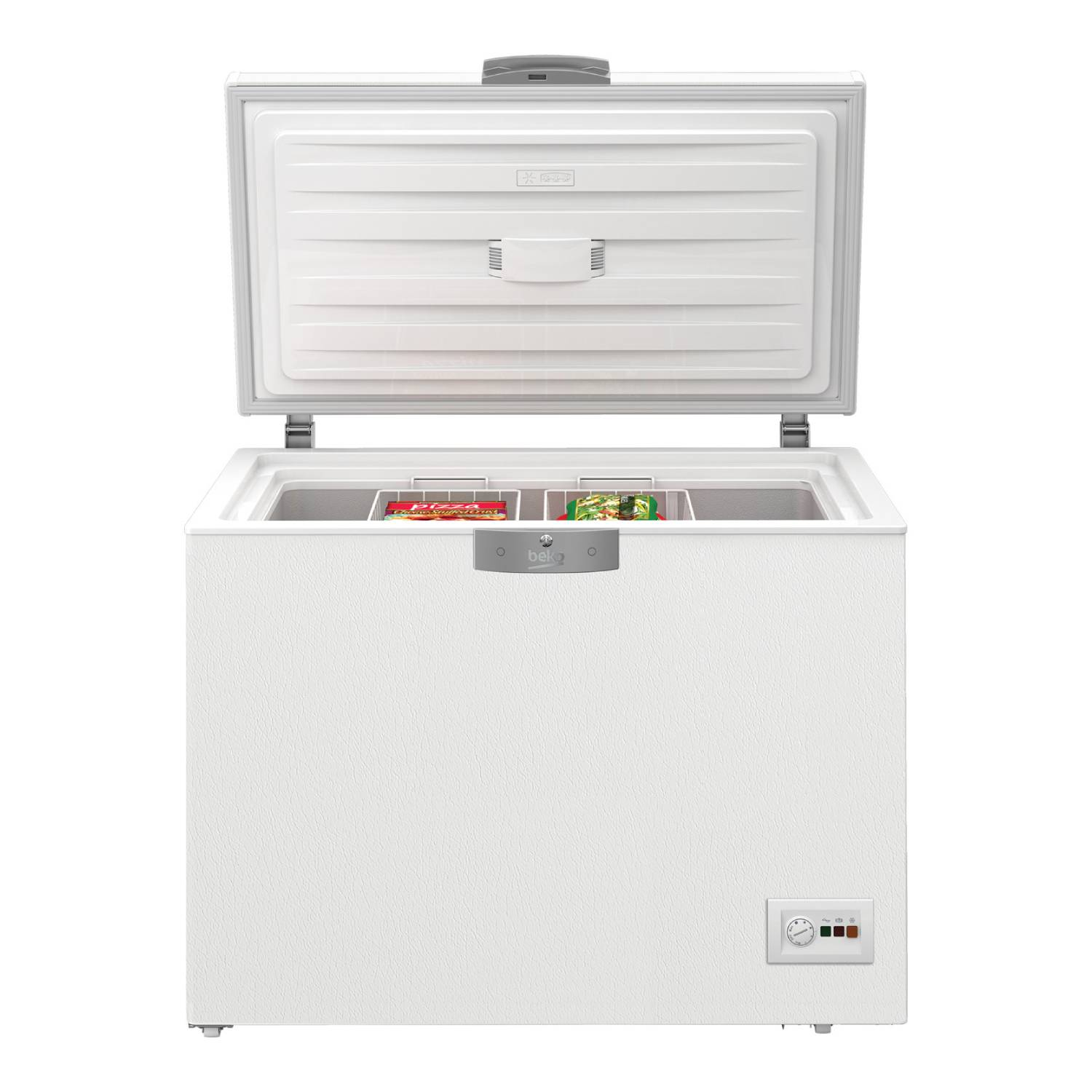 Un congélateur coffre blanc avec couvercle ouvert. Des aliments sont visibles à l'intérieur. Le logo Beko est devant.