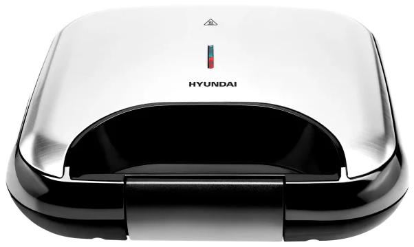Egy zárt, ezüst-fekete Hyundai szendvicssütő. Piros-kék jelzőfénye van, a márkanév látható.