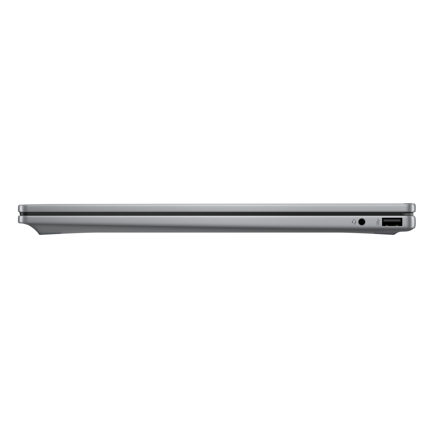 Twee zijaanzichten van een zilveren laptop, met poorten en een koptelefoonaansluiting, op een witte achtergrond.