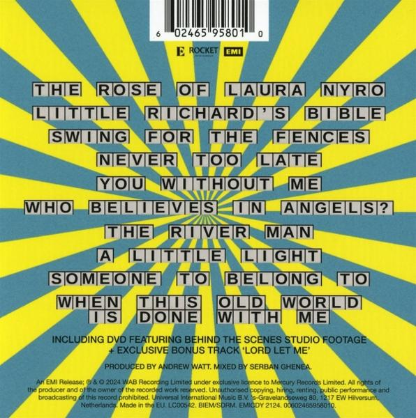 Pochette d'album, fond jaune et bleu avec titres de chansons en blocs noirs. Inclut texte sur les pistes bonus et crédits de production.