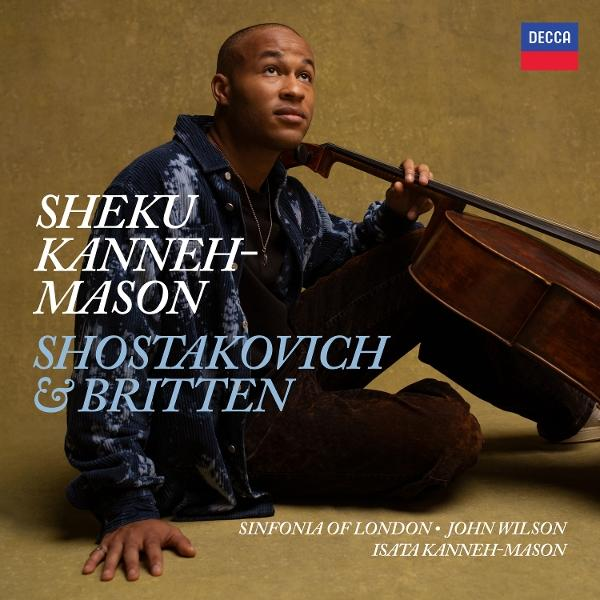 Sheku Kanneh-Mason mit Cello. Albumcover für Schostakowitsch & Britten. Decca-Logo oben rechts.