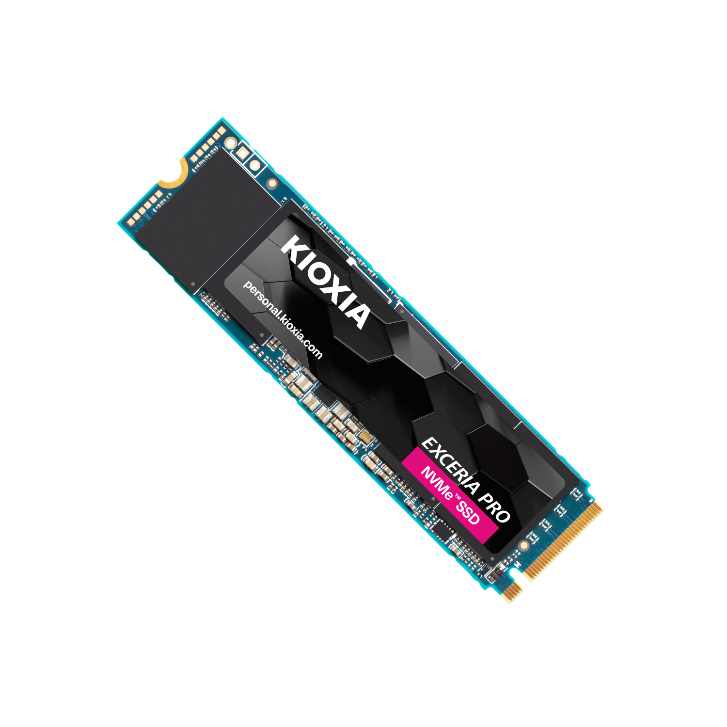 KIOXIA EXCERIA PRO NVMe SSD. Beyaz zemin üzerinde siyah ve pembe etiketli mavi bir devre kartı.
