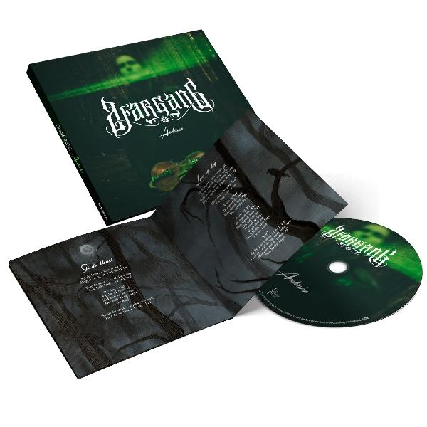 Albumcover und geöffnetes Booklet mit einer CD. Dunkelgrünes Thema. Der Albumname lautet "Arsangand".