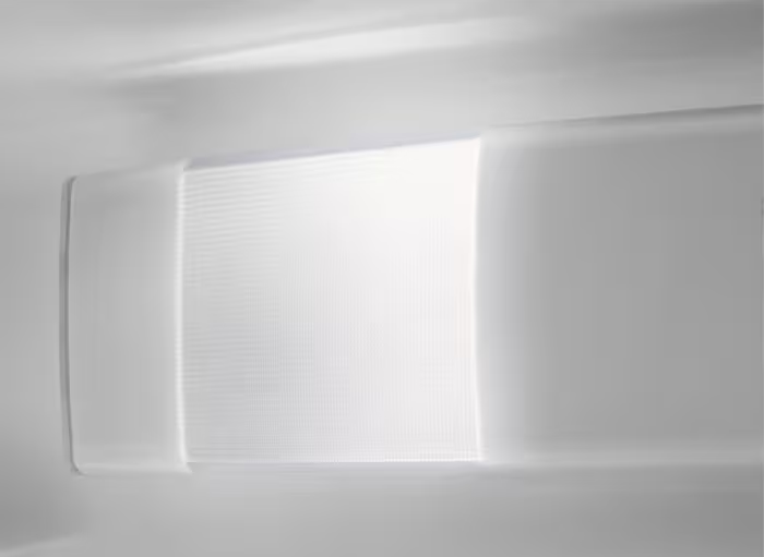 Schwarzes Jabra-Headset mit Basisstation. Das Headset hat ein Mikrofon und einen Ohrmuschel.