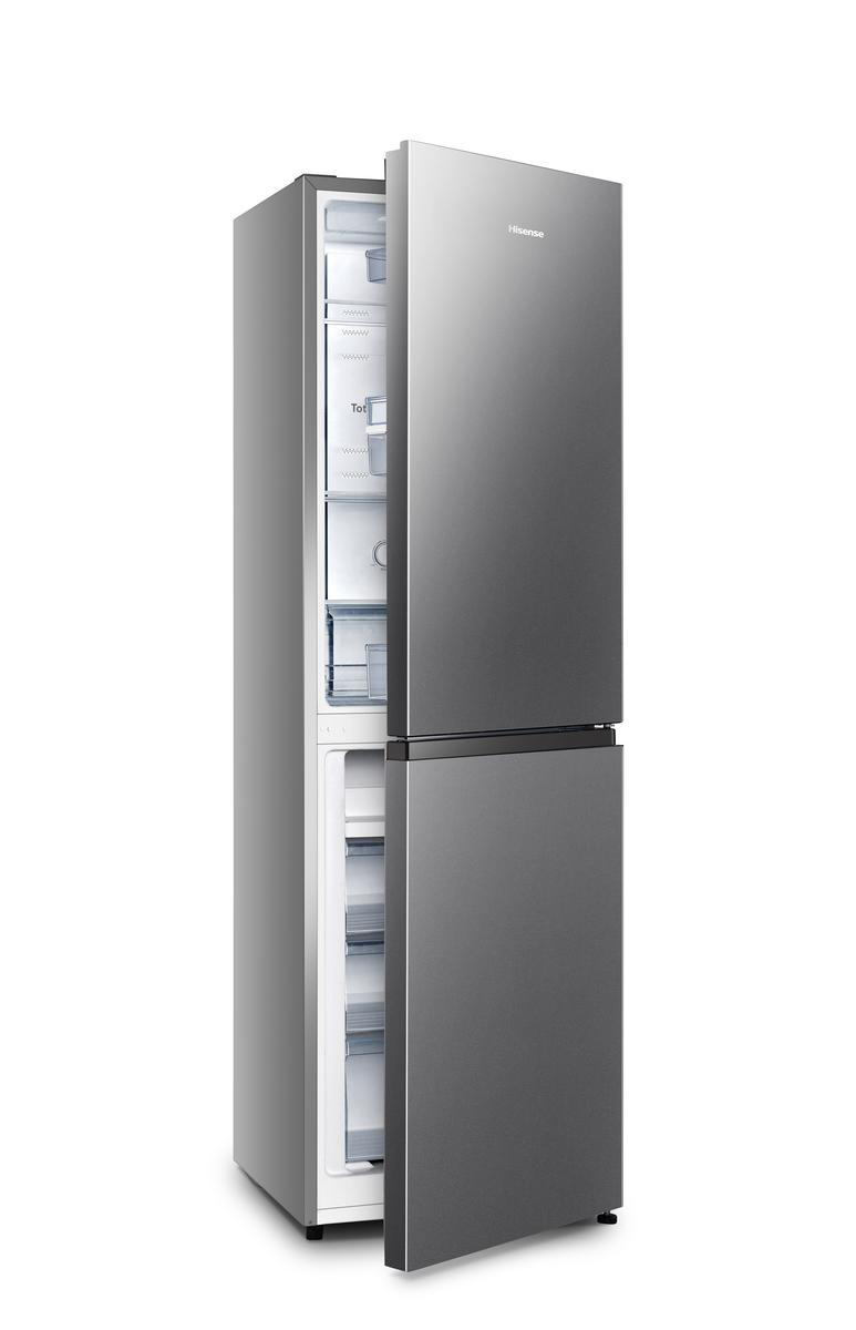 Ein Hisense Kühlschrank, bei dem die Tür leicht geöffnet ist.