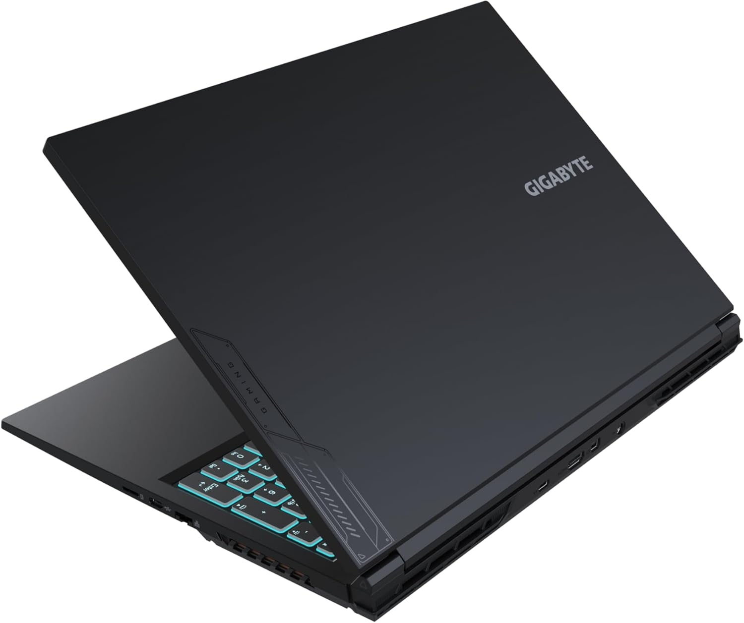 Portátil negro, ligeramente abierto. Teclado con teclas turquesas. GIGABYTE escrito.