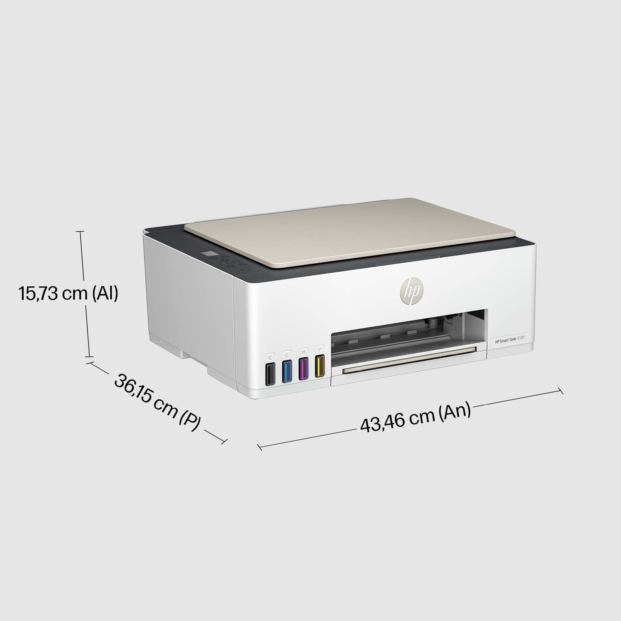 Impresora HP blanca y gris con dimensiones. Cartuchos de tinta visibles. Tapa beige.