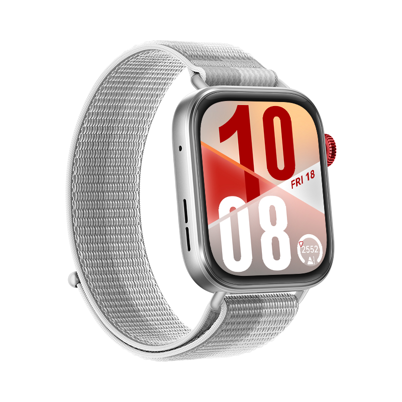 Srebrny smartwatch z paskiem z tkaniny. Wyświetla godzinę: 10:08 i datę: Pt 18.