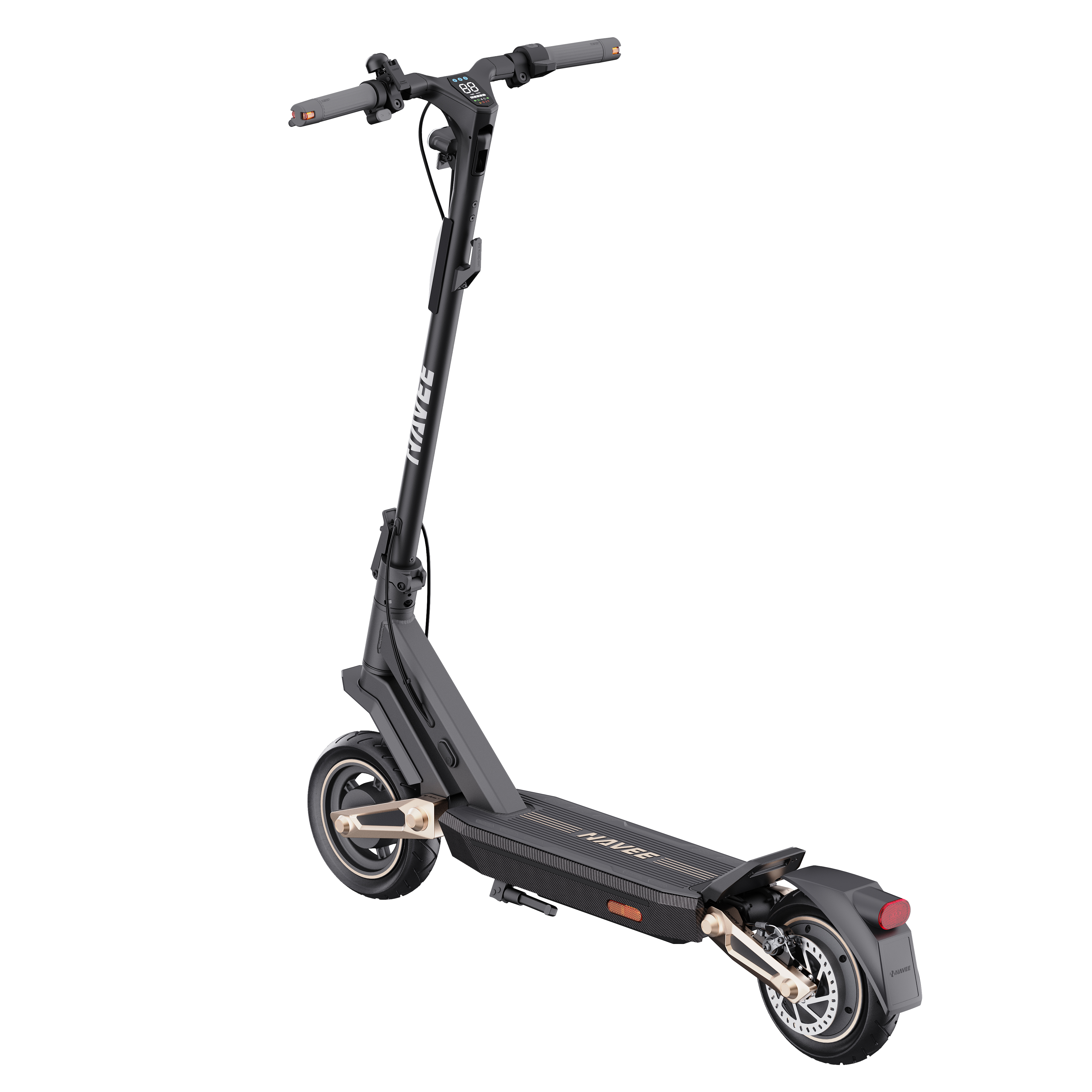 Altın vurgulu siyah elektrikli scooter, düşük açıdan görülüyor, beyaz arka plan üzerinde izole edilmiş.