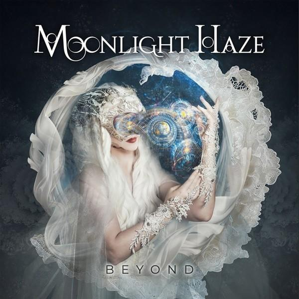 Albumcover, 'Beyond' von Moonlight Haze, eine Frau hält einen Globus.