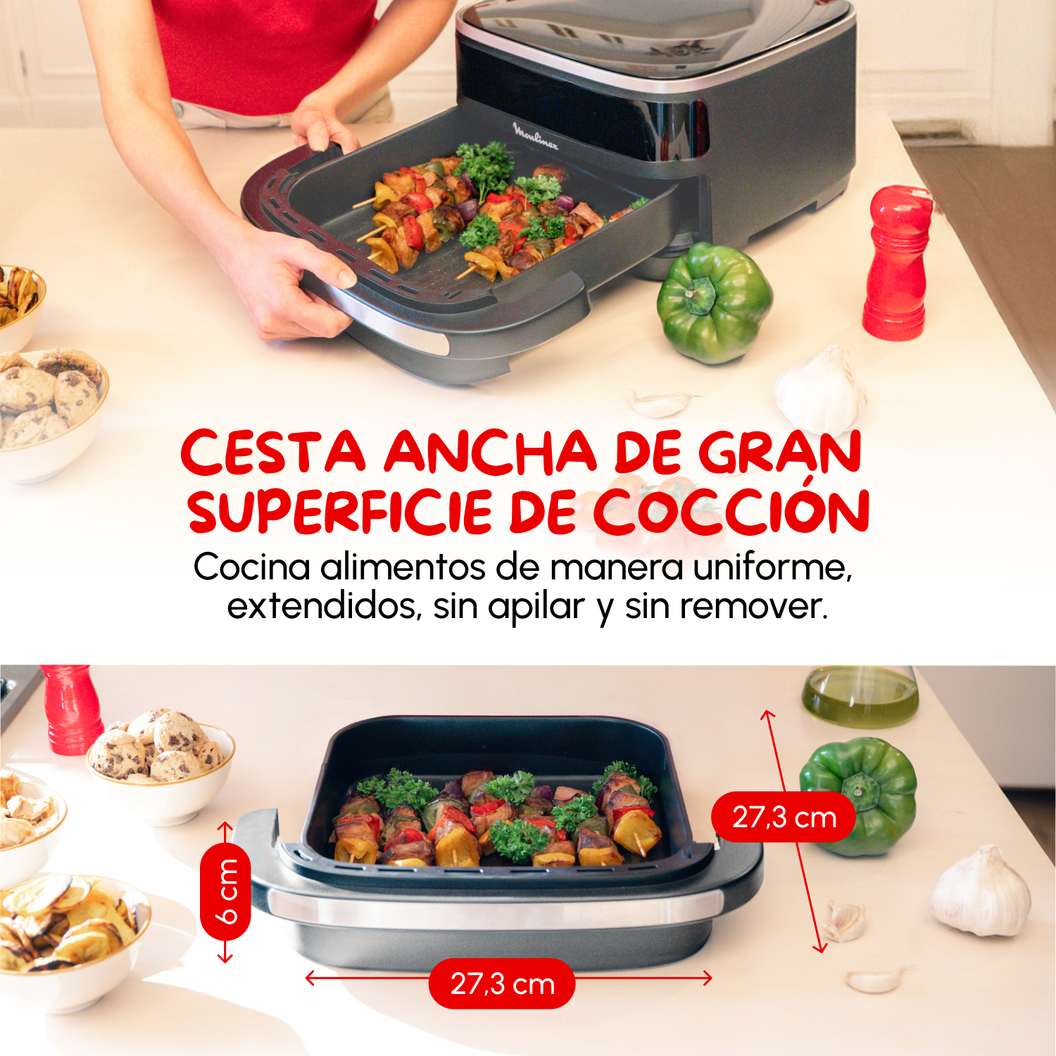 Una mujer coloca brochetas en una bandeja. La bandeja está en un aparato de cocina negro, sobre una superficie blanca.
