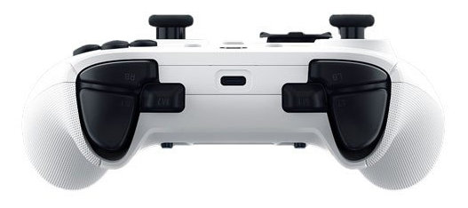 Srebrna wkładka cylindryczna z czarnymi i srebrnymi elementami, na białym tle.