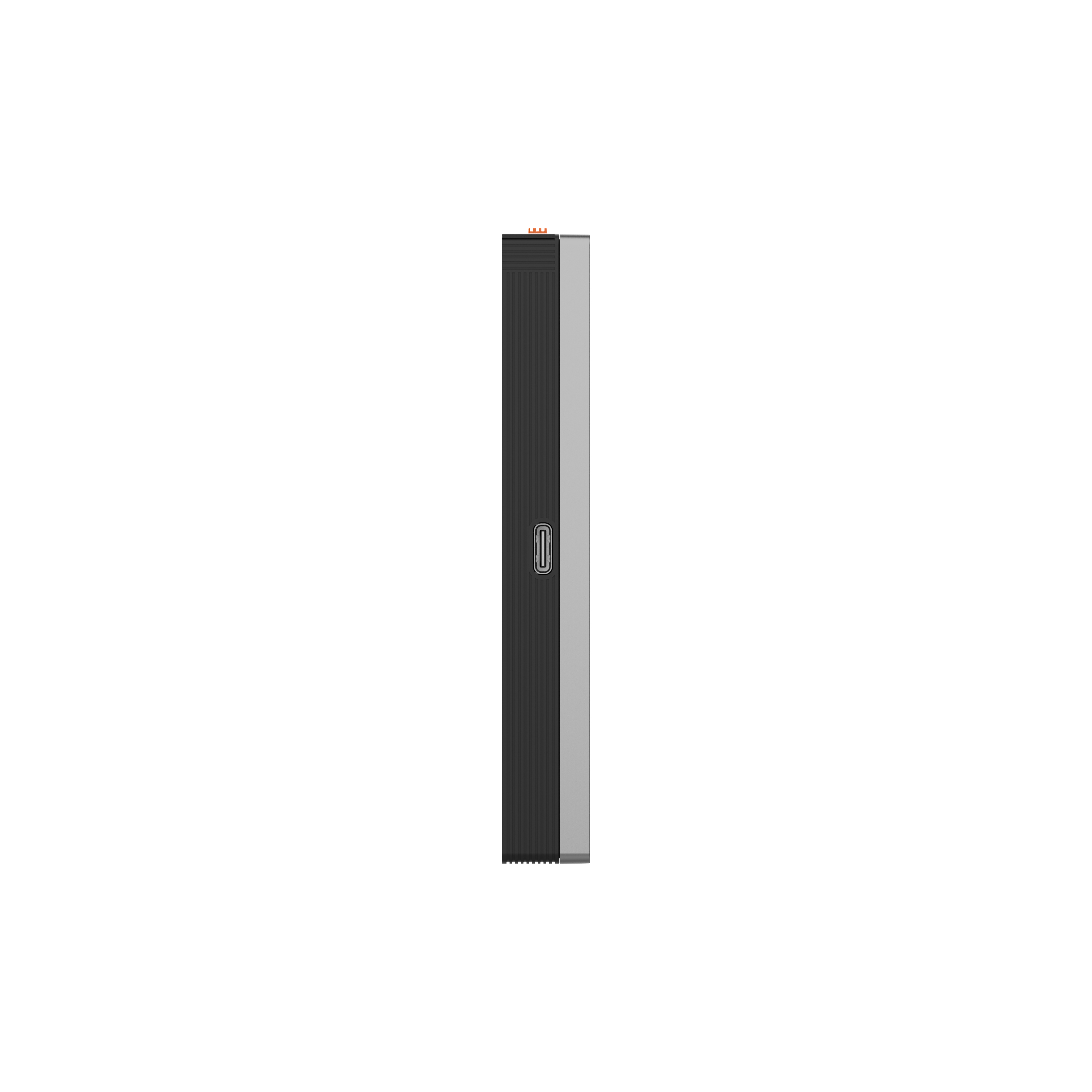 Schwarz-silbernes Gerät mit USB-Anschluss, aufrecht stehend, auf weißem Hintergrund.