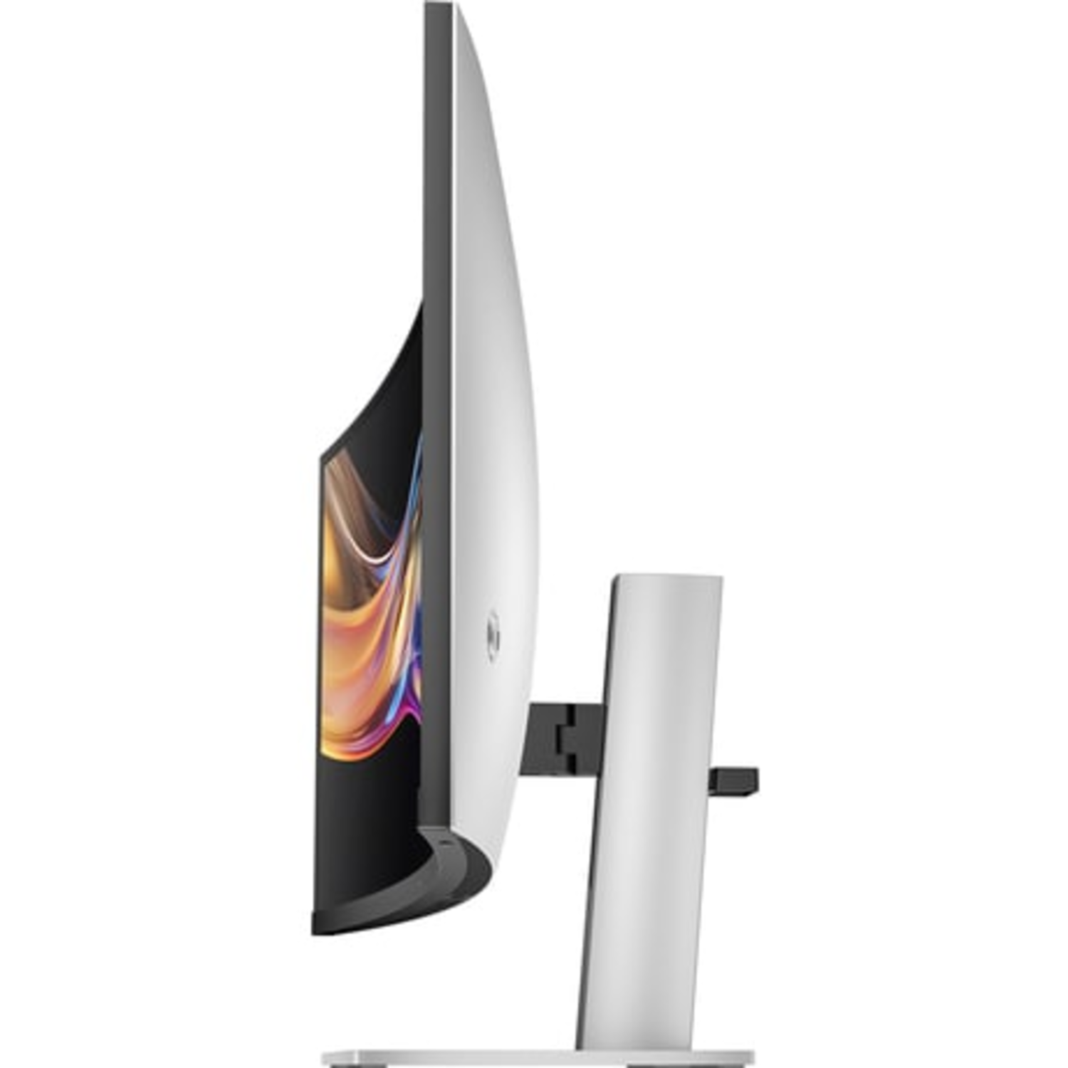 Zijaanzicht van een gebogen computermonitor. Hij heeft een zwart frame en een zilveren standaard.