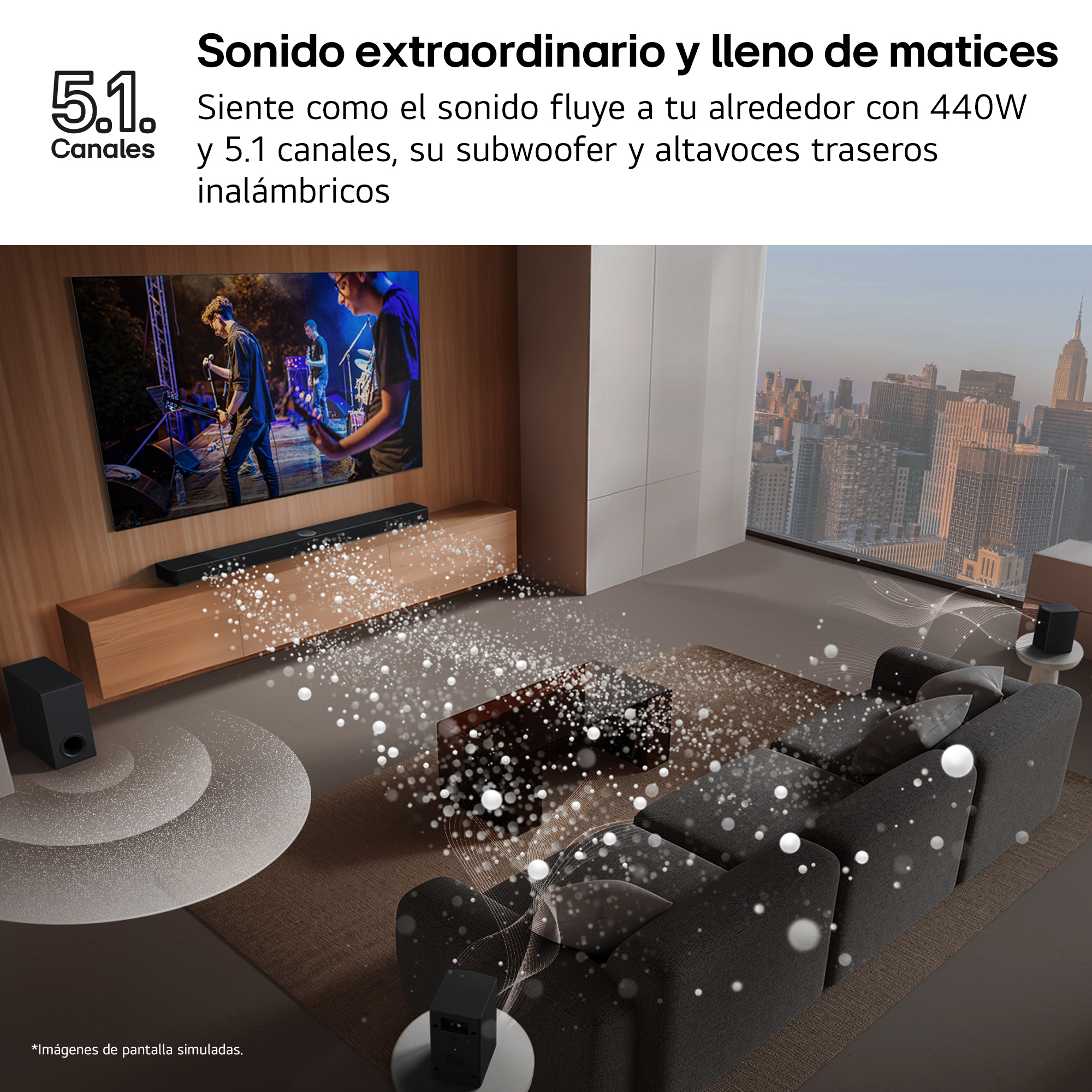 Escena de sala de estar con TV, barra de sonido, subwoofer y altavoces.