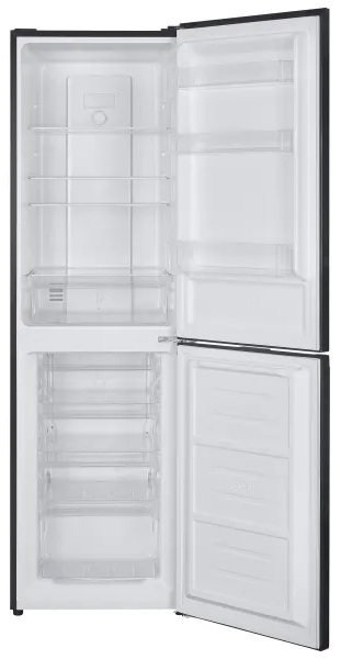 Otwarta lodówka z półkami i szufladami; białe wnętrze, czarny wygląd zewnętrzny.