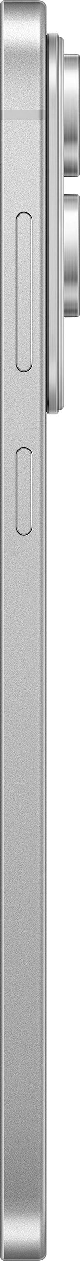 Vista laterale dello smartphone argento, pulsanti e dettagli del modulo fotocamera.