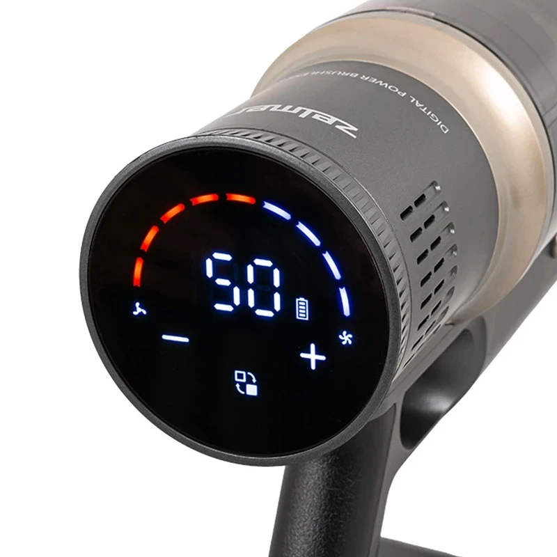 Zbliżenie cyfrowego wyświetlacza odkurzacza. Wyświetla '50' oraz symbole baterii/wentylatora.