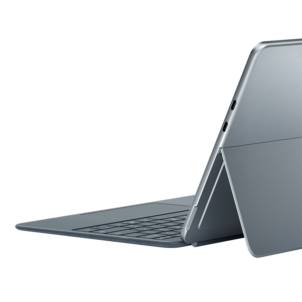Seitenansicht eines blauen Laptops. Die Tastatur ist mit einem gefalteten Bildschirm sichtbar.