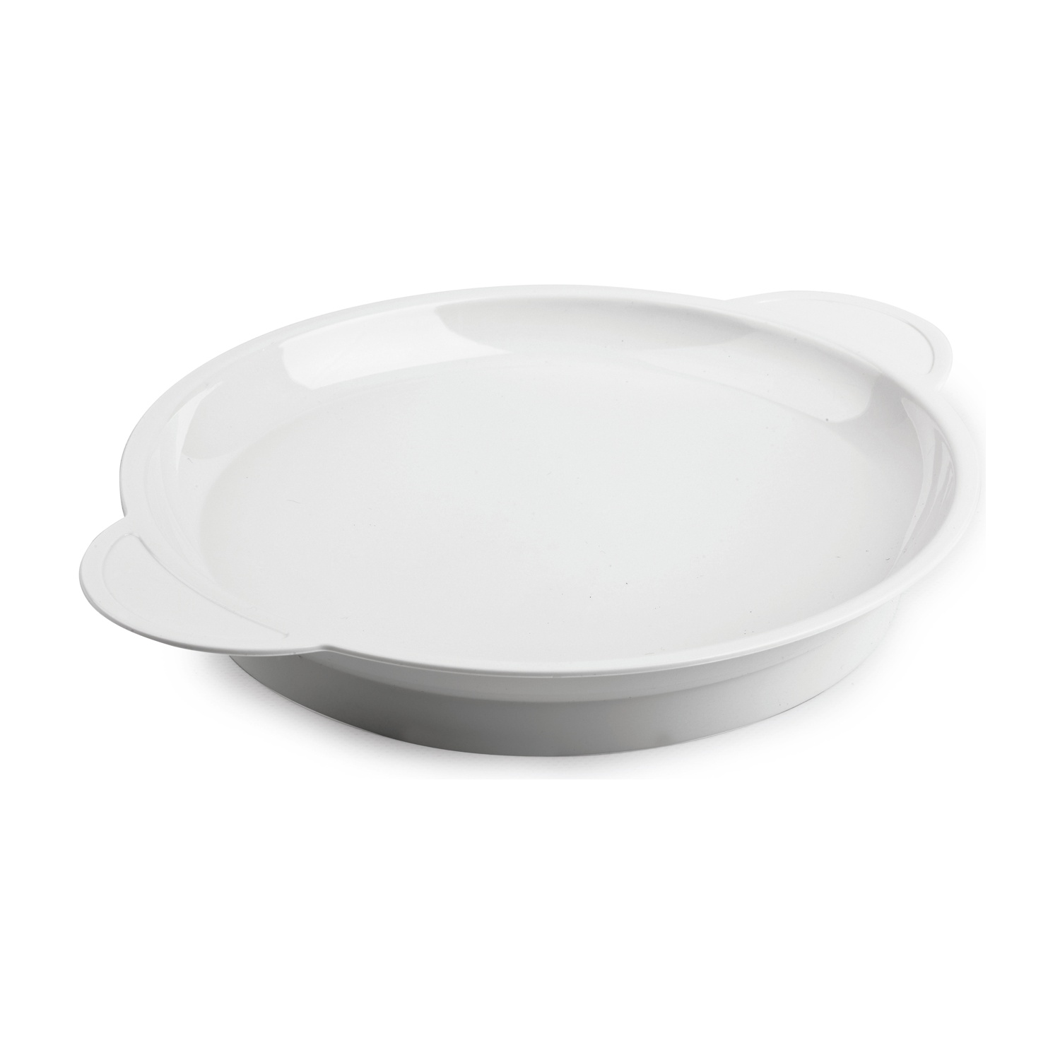 Un piatto da portata bianco e rotondo con due manici, su sfondo bianco. Vuoto.
